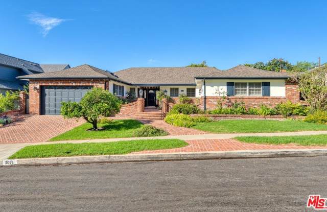 3071 Mcconnell Dr Gallery 2