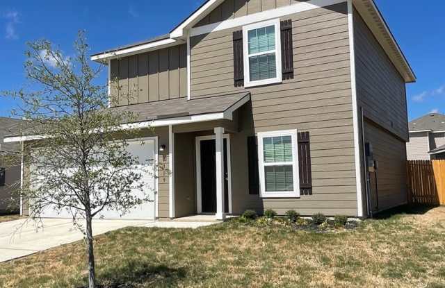 Move Soon! Corner-Lot 3-Bedroom Home in Luckey Ranch | Modern Kitchen + 2-Car Garage Gallery 4