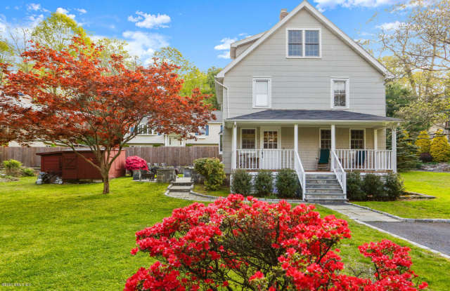 10 Maple Street - 10 Maple Street, Cos Cob, CT 06807