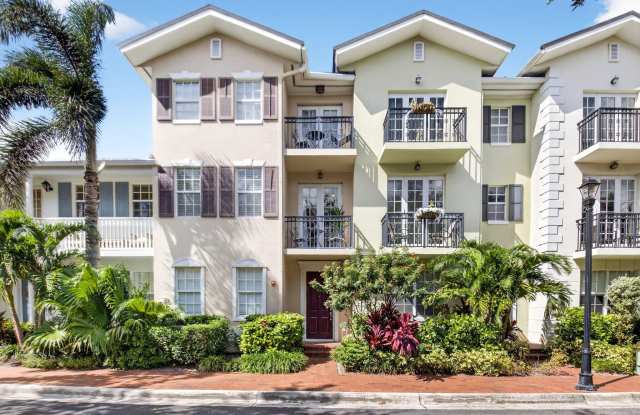 1054 E Heritage Club Circle - 1054 East Heritage Club Circle, Delray Beach, FL 33483