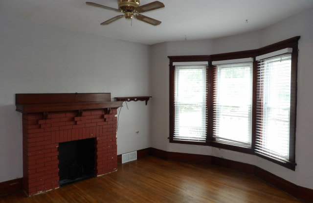 281 Woodside Ave Gallery 2