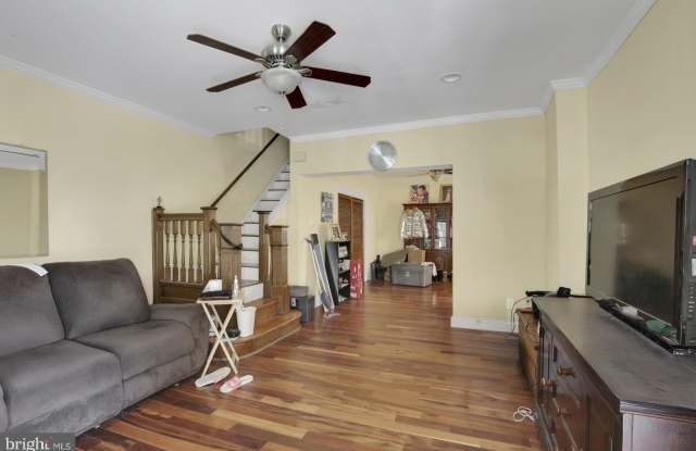 4305 LAURISTON STREET Gallery 3