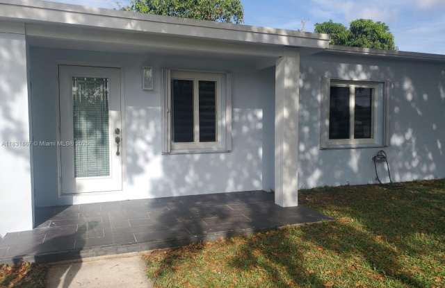 14781 Pierce St photos photos