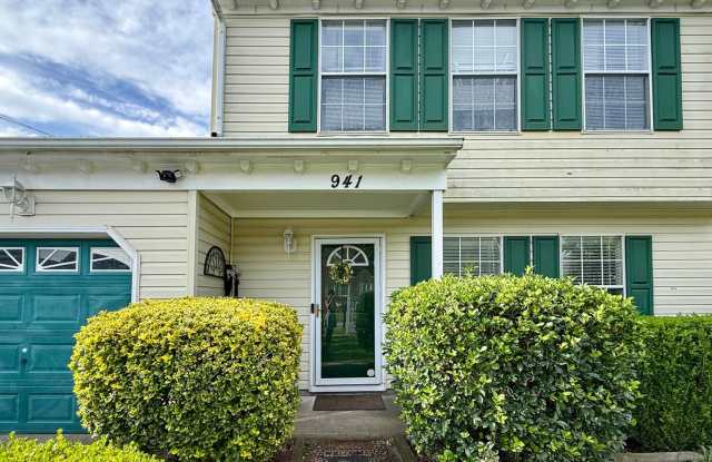 Beutifully updated 4 bed 2.5 bath home with large yard! photos photos