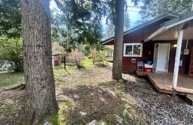 2 Bedroom 1 Bath home in Maple Falls Gallery 3