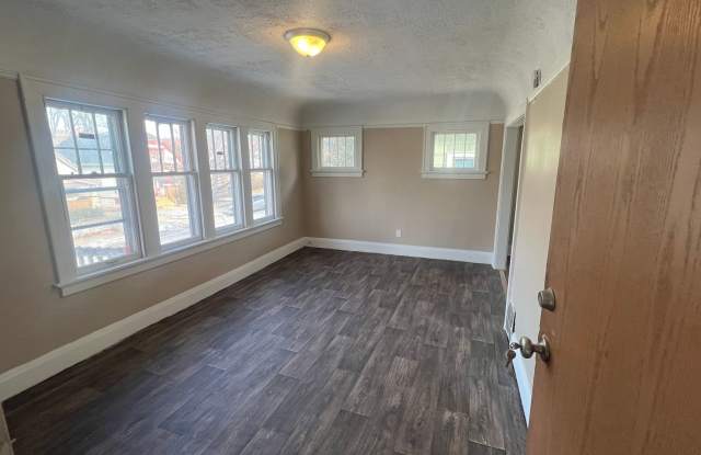 2421-2423 W Finn Pl photos photos 2421-2423 W Finn Pl photos photos