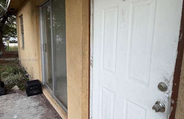 1491 NW 22nd Ct photos photos