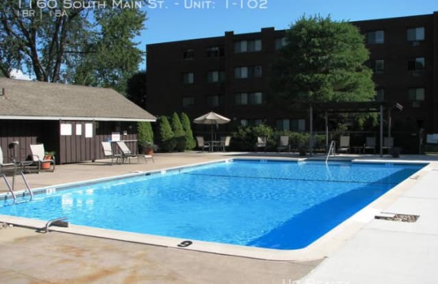 Stonegate Apartments - 1160 S Main St, Middletown, CT 06457