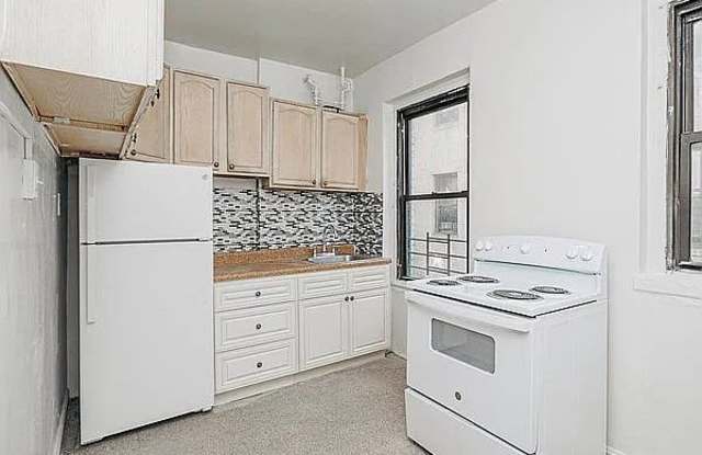 2127 33rd St Apt 4 photos photos