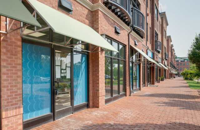 412 MADISON TRADE Plaza SE Gallery 3