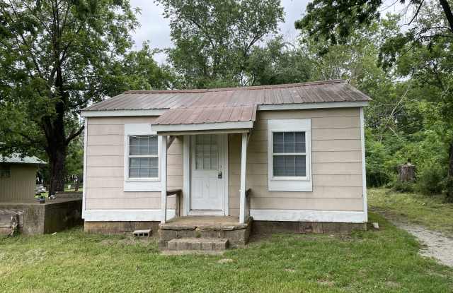 914 East Tahlequah Avenue Gallery 1