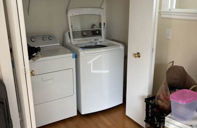 Huge single family in Newton photos photos