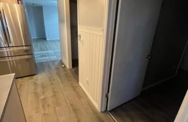 5939 North Log Road Gallery 2