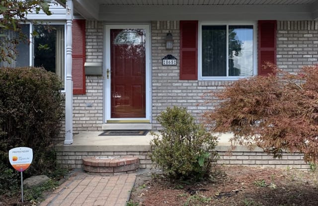 865 E Harwood Ave - 865 East Harwood Avenue, Madison Heights, MI 48071