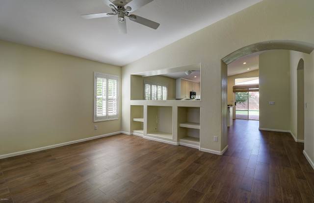 4517 E GOLD POPPY Way Gallery 3