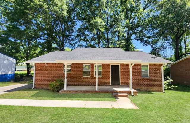 703 W Creek Cir - 703 West Creek Circle, Monroe, GA 30655