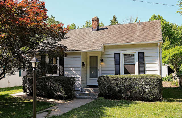 Charming Woolen Mills Home Near Meade Park photos photos Charming Woolen Mills Home Near Meade Park photos photos