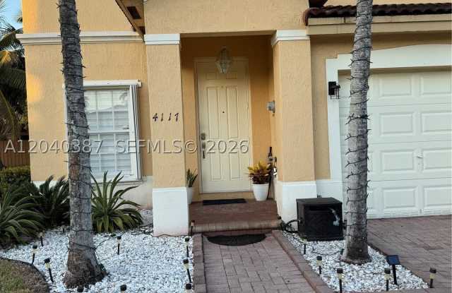 4117 NE 24th Dr photos photos
