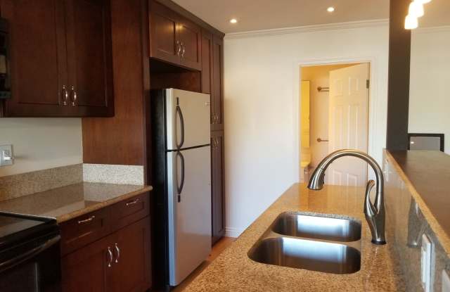 10757 Hortense St #207 Gallery 3
