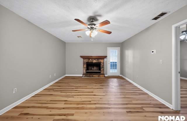 Newly Renovated 3BR Triplex in Conyers photos photos