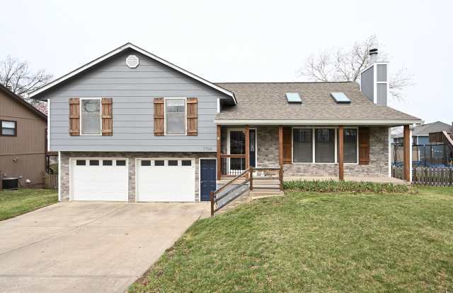 7704 Northwest 86th Street photos photos