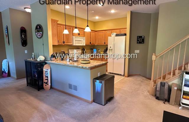 Lakeville 2 Bedroom Town Home, Dishwasher, Fireplace, 2 Car Garage, Garage Bonus Room photos photos