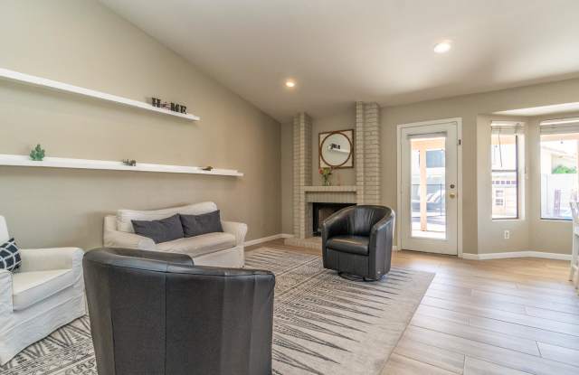 8917 E DAVENPORT Drive Gallery 2