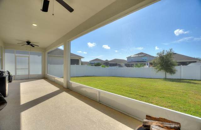 Energy-Efficient Solar Home! Fully Fenced Backyard! Gallery 3