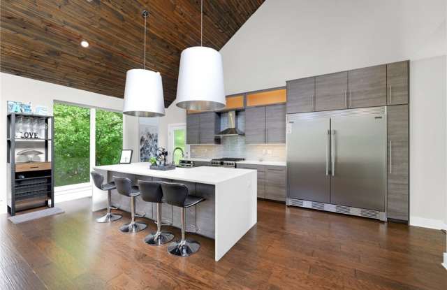 1546 N Desoto Place Gallery 2