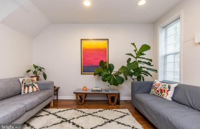 2208 CARPENTER STREET Gallery 4