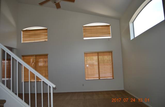 4748 E LAVENDER Lane Gallery 4