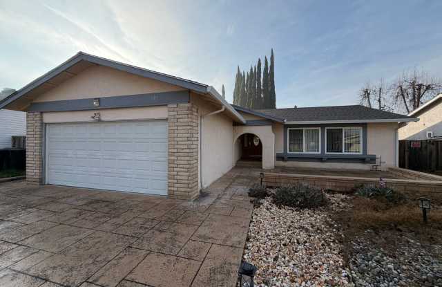 Livermore Single Story 3 bed / 2 bath, serene neighborhood, backyard, Close to downtown, 580 and ACE Train photos photos