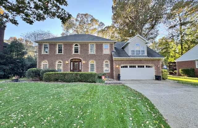 Be Home For The Holidays! Fabulous 4-Bedroom Home w/2-Car Attached Garage! Pet Friendly - Screened Porch! - 930 Forest Lakes Drive, Chesapeake, VA 23322