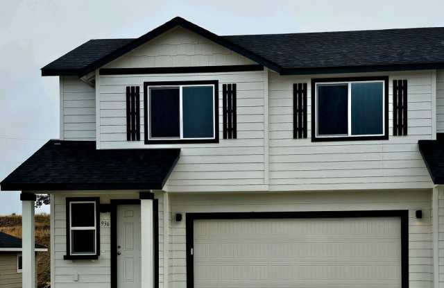 Brand New 3 Bed / 2.5 Bath Duplex – Available Now! photos photos