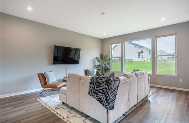 Beautiful home, less than 5 years old! Gallery 4