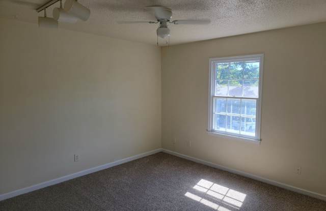 3 Bedroom 2.5 Bathroom Townhome Gallery 3