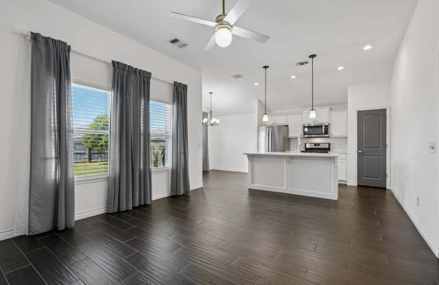 15721 Capulet Drive Gallery 3