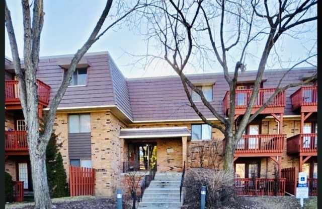 1925 Tall Oaks Drive - 1925 Tall Oaks Drive, Aurora, IL 60505