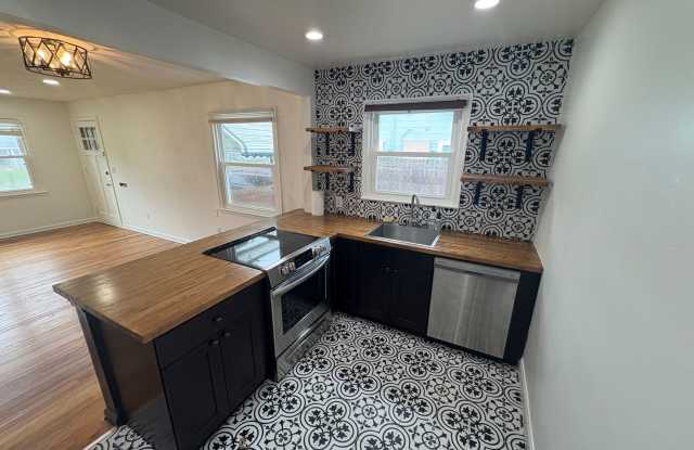 4458 Manchester Rd photos photos