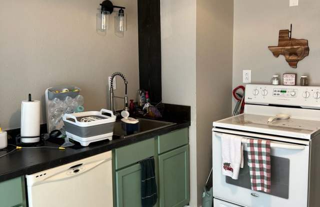 3 Bedroom 1 Bathroom single family home photos photos