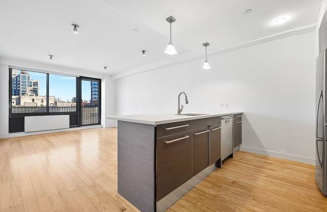 1055 47th Ave Apt 3H photos photos