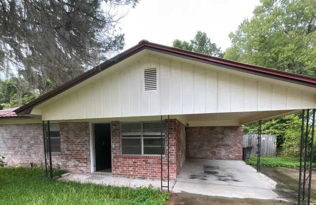 820 Kelly Dr photos photos