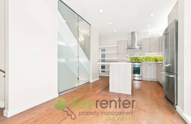 **$1,000 MOVE-IN INCENTIVE** Modern Two Bedroom with Walk In Closets and Outdoor Space Gallery 4