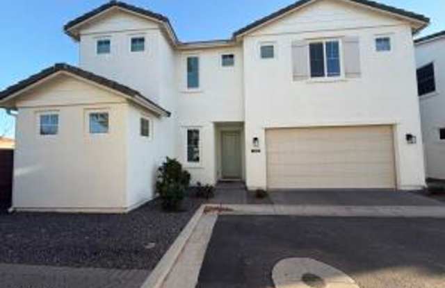 Beautifully designed 4-bedroom, 3½-bath residence in award-winning Cadence community - 5463 South Dillon Circle, Mesa, AZ 85212