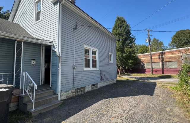3 bd house near Slavic Village/North Broadway Gallery 4