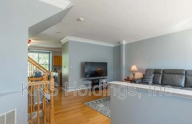 3947 Hartlake Street Gallery 2