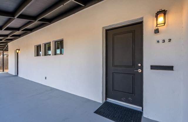 830-832 E. 7th St. ( 830-1, 830-2, 832 ) Gallery 4
