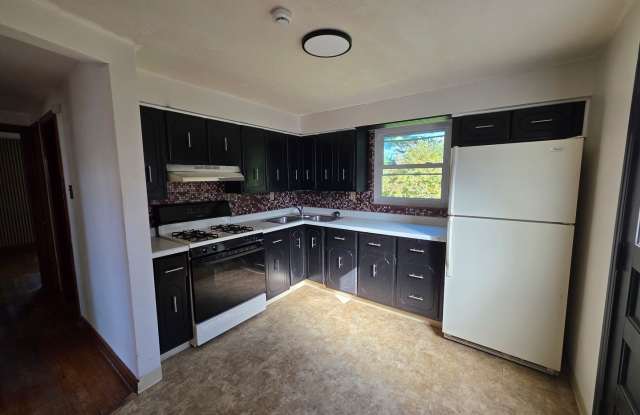 Welcome Home to this 3 Bedroom House in Homestead! Gallery 3