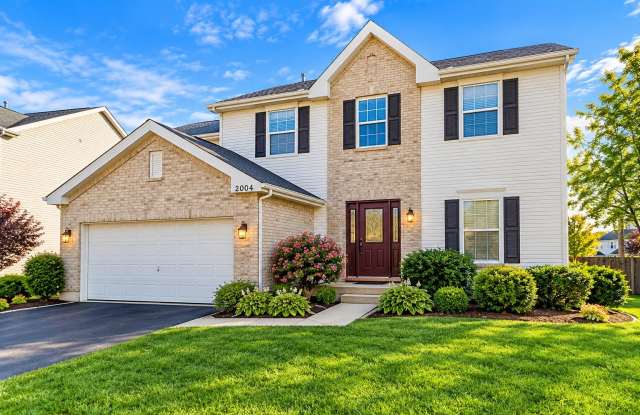 2004 Fieldstone Court Gallery 1