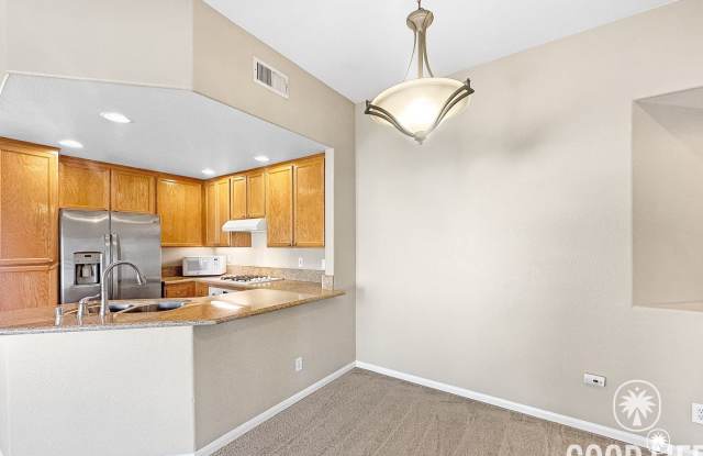 Great 2B/2BA Townhome in Scripps Ranch w/ New Carpets, A/C  Swimming Pool! photos photos